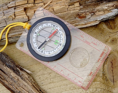 Kartenkompass Flüssigkeitsgedämpft